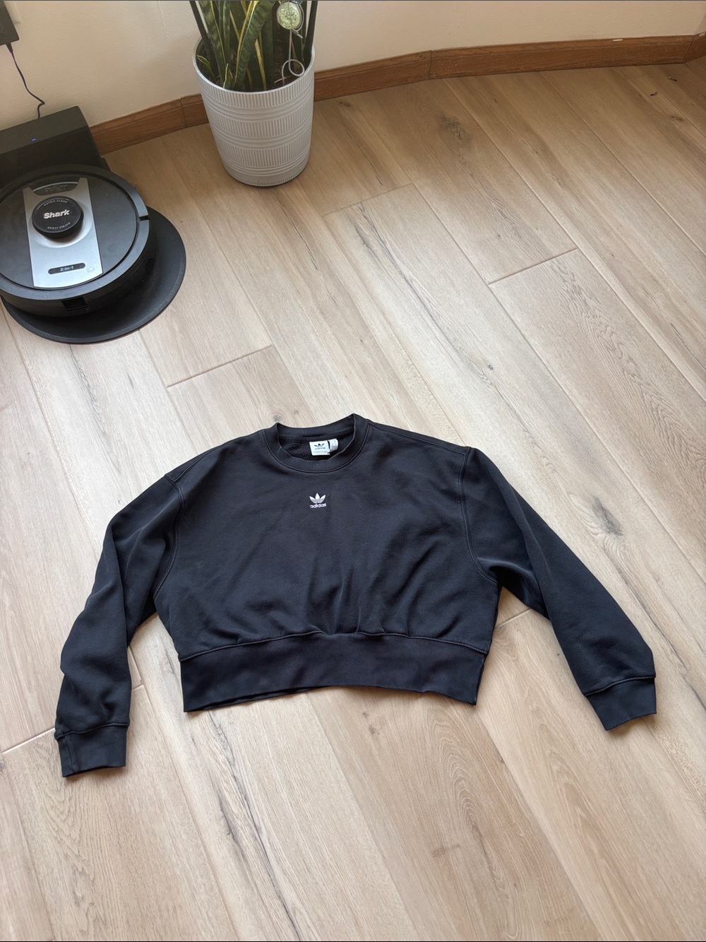🖤Black Adidas Crop Crewneck🖤